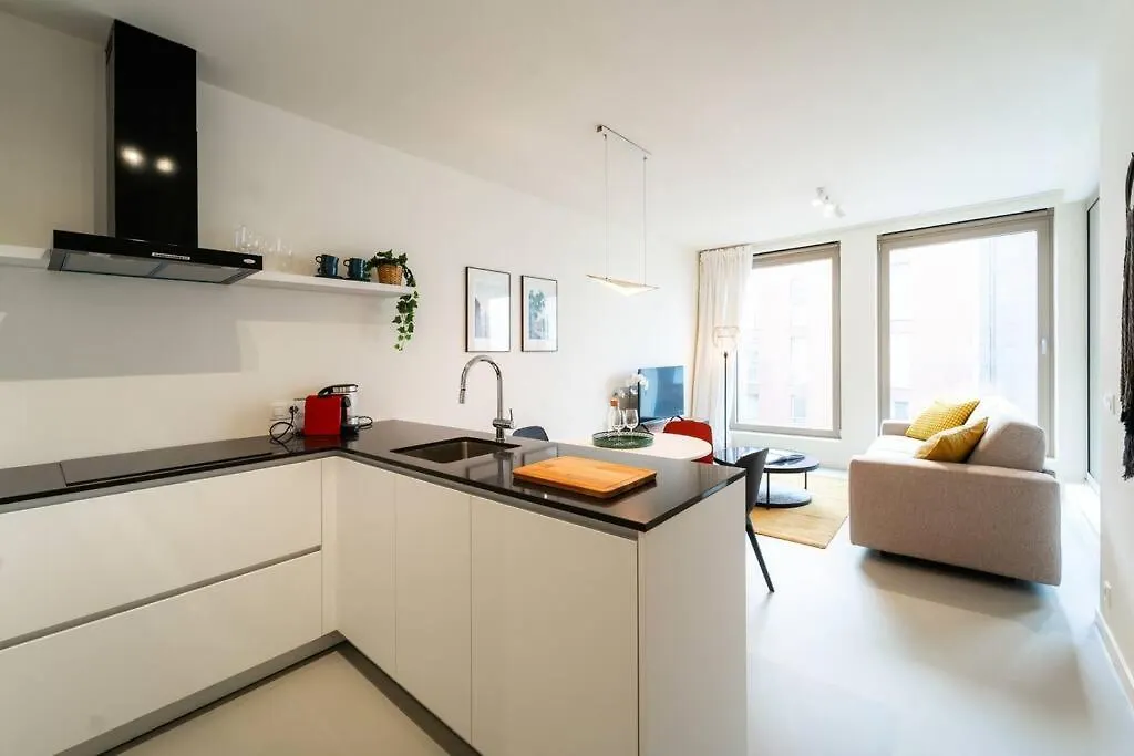 Beautiful 1Br Apartment In Anvers 0*,